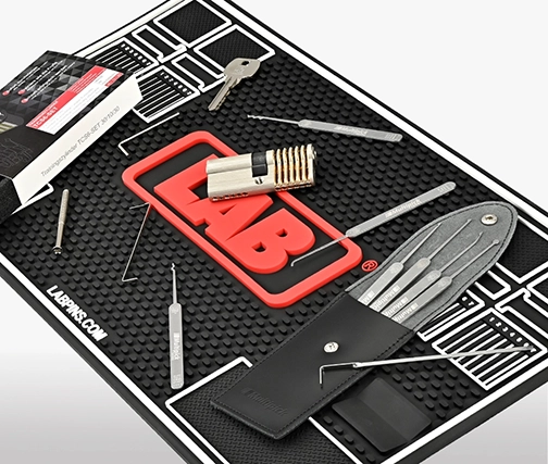 Carpet pad mat for mounting locking and training cylinders Lockpicking