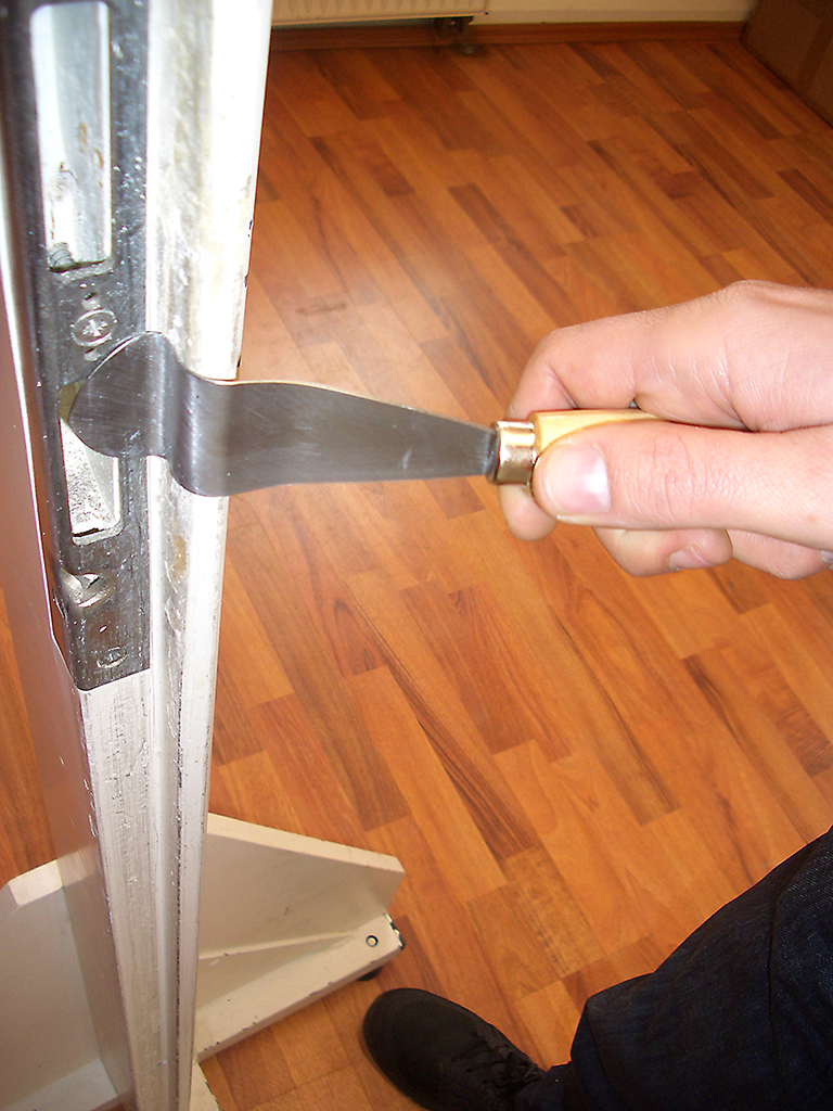 Universal door latch spatula 20 mm